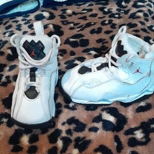 Jordan White and Black Sneakers Classic Design